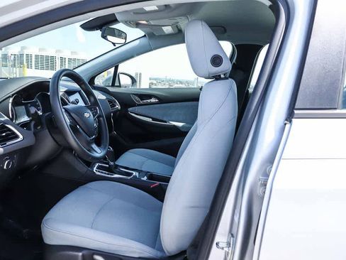 Used 2019 Chevrolet Cruze LS w/ LS Convenience Package FWD image 17