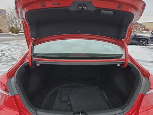 Used 2017 Hyundai Elantra Limited image 25