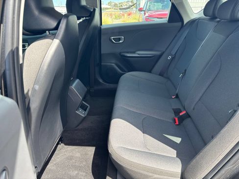 Used 2025 Kia K4 FWD image 24