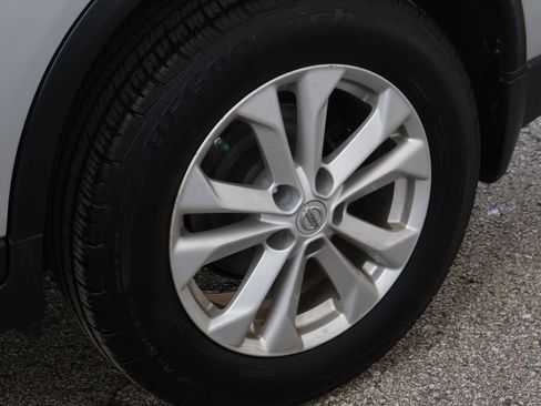 Used 2015 Nissan Rogue SV image 42