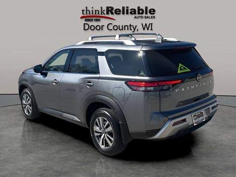 Used 2025 Nissan Pathfinder SL AWD/4WD image 3