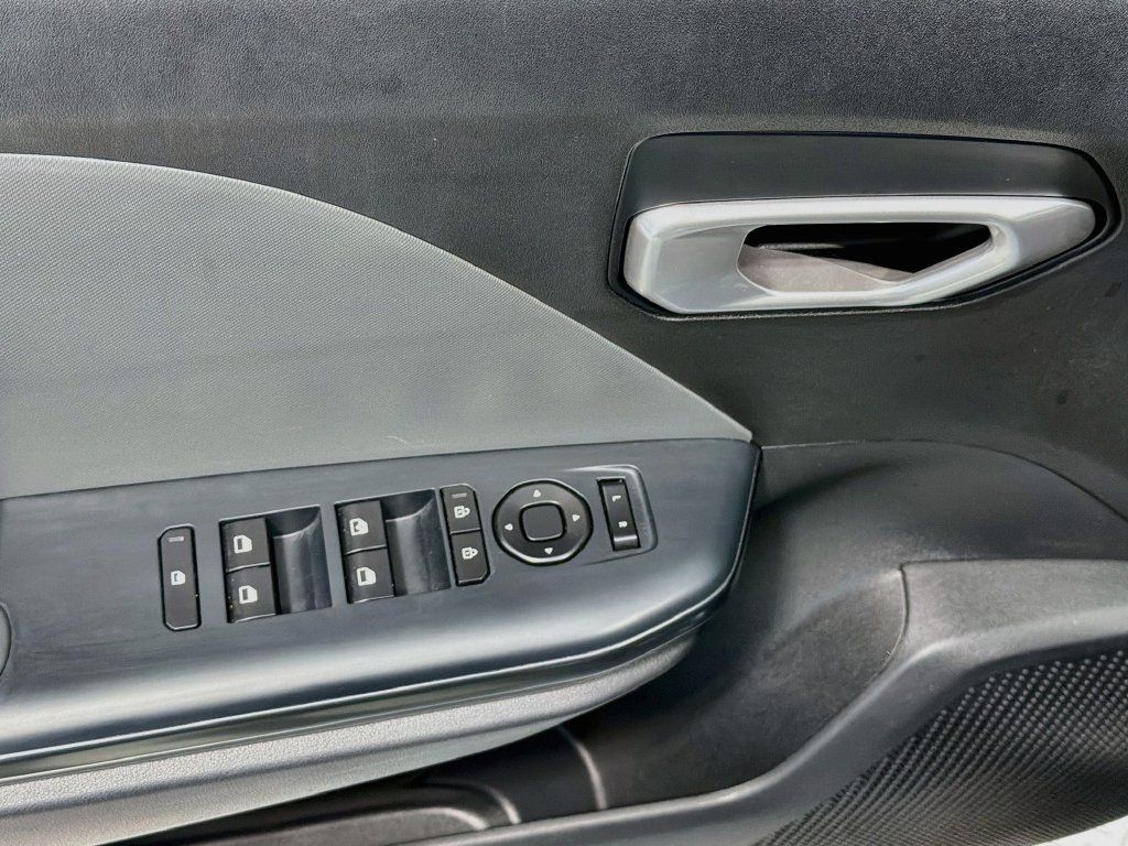 Used 2025 Kia K4 FWD image 17