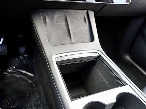 Used 2023 Tesla Model Y 2WD image 33