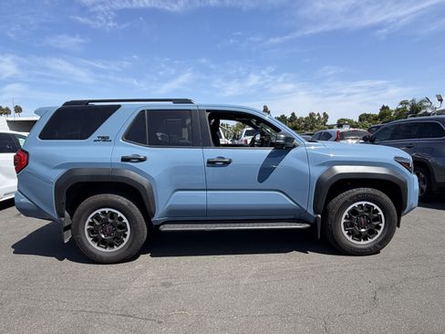 Used 2025 Toyota 4Runner TRD Off-Road Premium AWD/4WD image 2