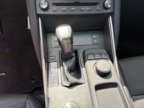 Used 2020 Lexus IS 350 F Sport w/ F Sport Package RWD image 17