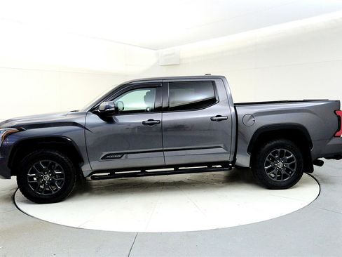 Used 2022 Toyota Tundra Platinum image 3