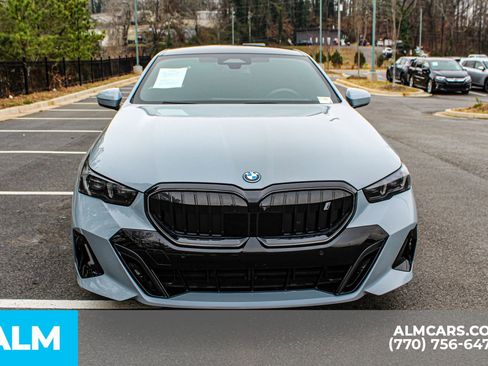 Used 2025 BMW i5 eDrive40i w/ M Sport Package image 10