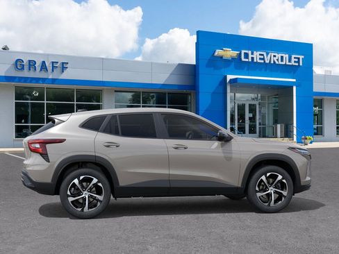 New 2026 Chevrolet Trax RS w/ Driver Confidence Package image 5