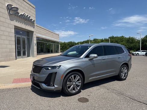 Used 2025 Cadillac XT6 Premium Luxury FWD image 1