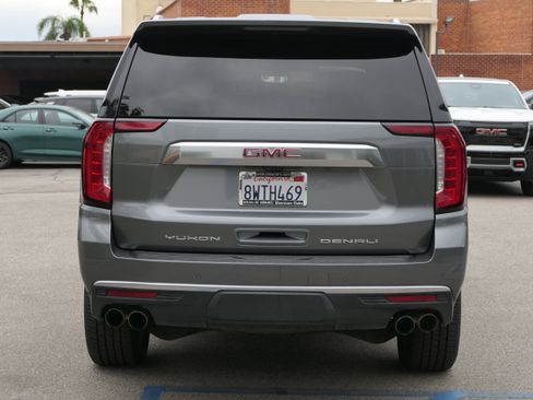 Used 2021 GMC Yukon Denali w/ Denali Premium Package image 4