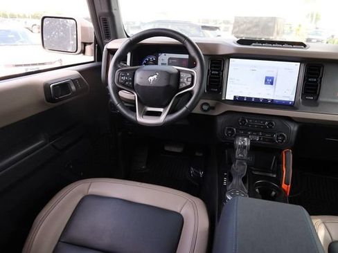 Certified 2024 Ford Bronco Wildtrak AWD/4WD image 25