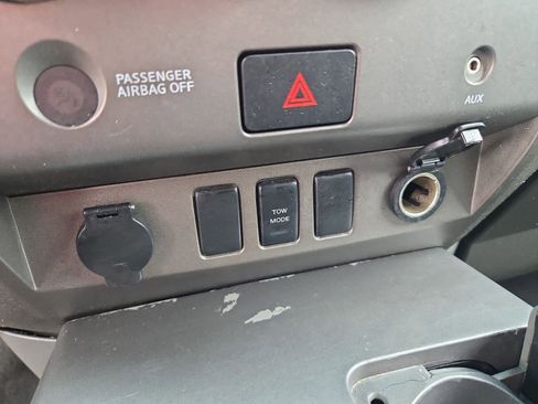 Used 2007 Nissan Titan SE image 27