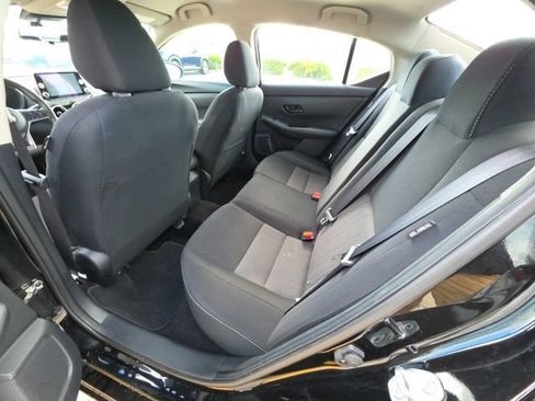 Used 2024 Nissan Sentra SV FWD image 11