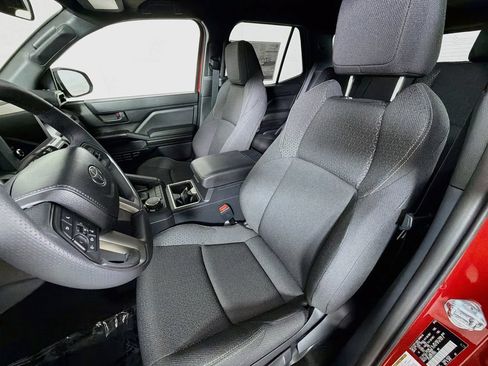 New 2026 Toyota 4Runner SR5 AWD/4WD image 11