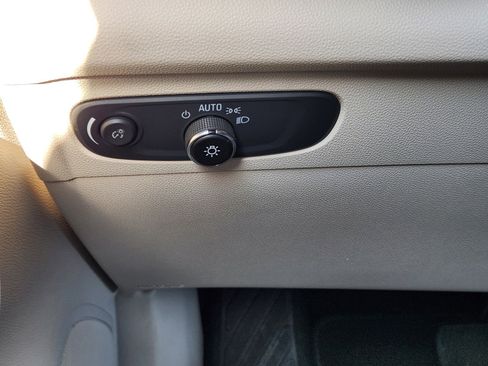 Used 2023 Buick Envision Preferred image 18