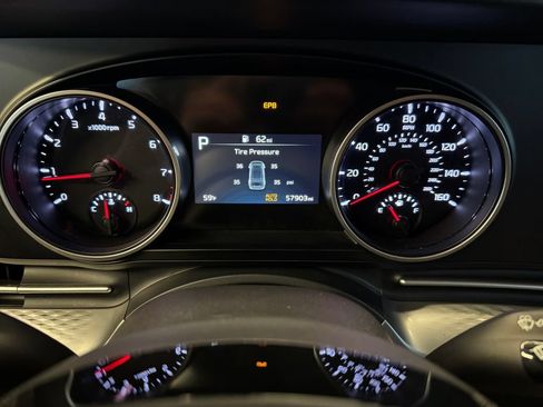 Used 2024 Kia Carnival LX FWD image 10