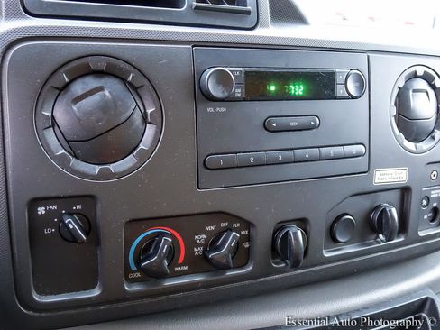 Used 2019 Ford E-350 and Econoline 350 Super Duty image 15