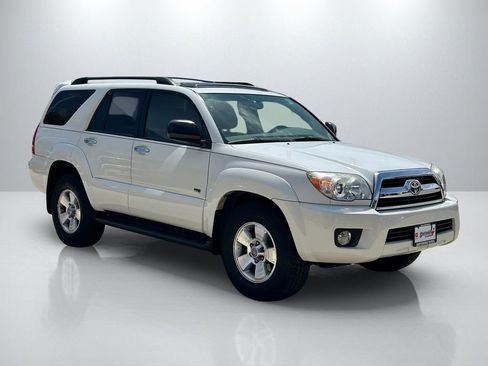 Used 2008 Toyota 4Runner SR5 image 3