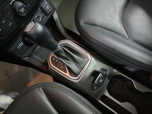 Used 2019 Jeep Renegade Limited w/ Trailer Tow Group image 24