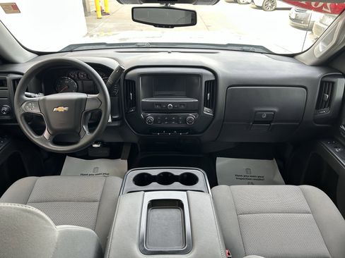 Used 2019 Chevrolet Silverado 1500 Custom w/ Custom Convenience Package image 18