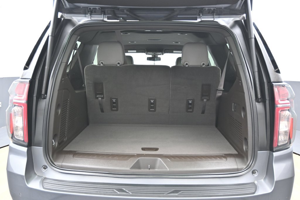 Used 2021 Chevrolet Suburban LT RWD image 10
