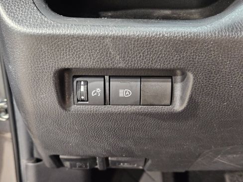 Used 2021 Toyota RAV4 XLE FWD image 25