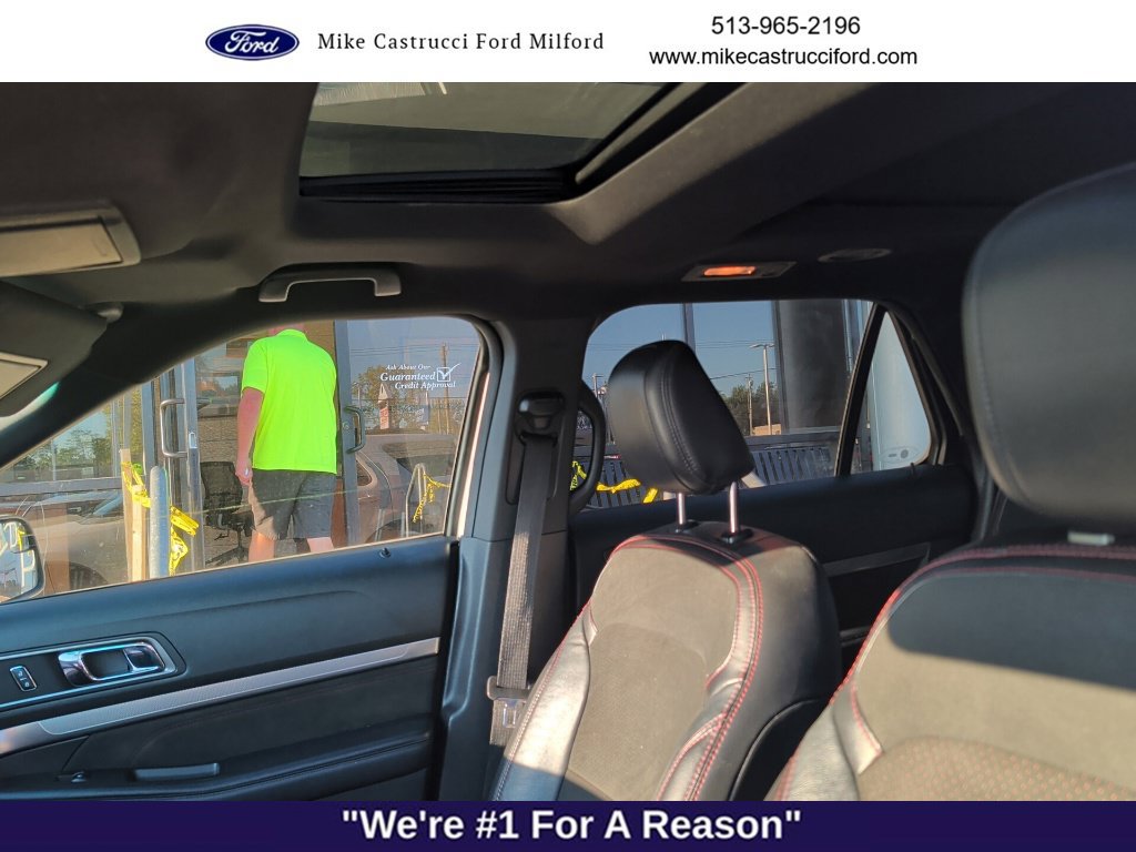 Used 2018 Ford Explorer XLT w/ Equipment Group 202A AWD/4WD image 7