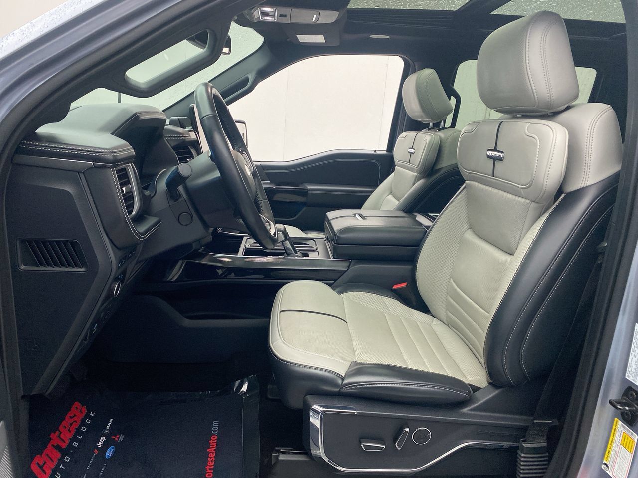 Used 2022 Ford F150 Lightning Platinum AWD/4WD image 14