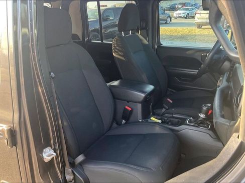 Used 2021 Jeep Gladiator Willys image 7