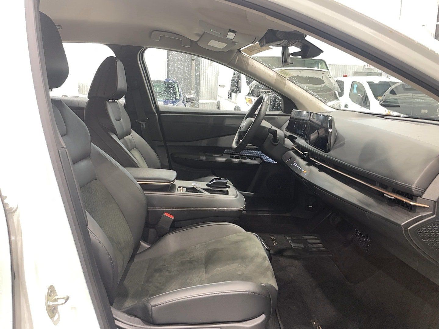 Used 2024 Nissan Ariya AWD image 18