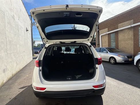 Used 2017 Kia Sportage LX image 9