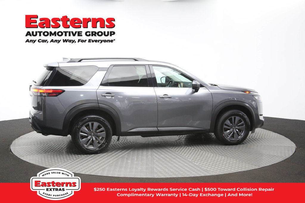 Used 2022 Nissan Pathfinder SV FWD image 45