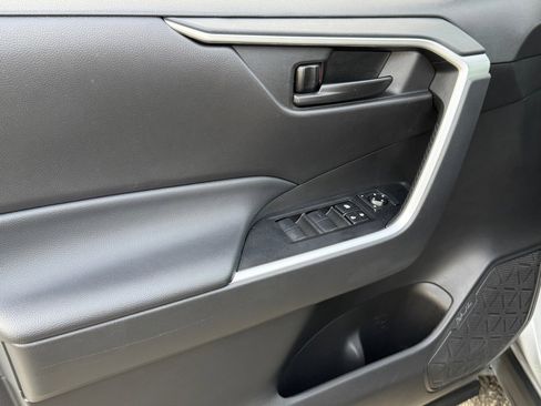 Certified 2023 Toyota RAV4 LE image 17