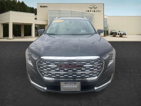 Used 2022 GMC Terrain Denali image 2