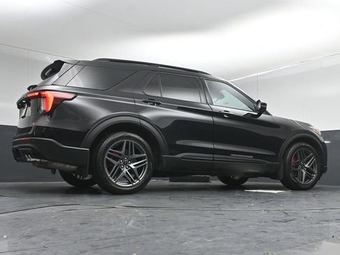 Certified 2025 Ford Explorer ST AWD/4WD image 44