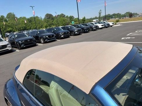 Used 2019 Volkswagen Beetle 2.0T FWD image 12