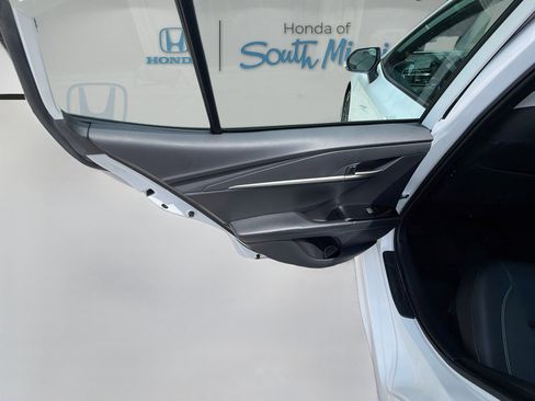 Used 2026 Toyota Camry SE FWD image 25