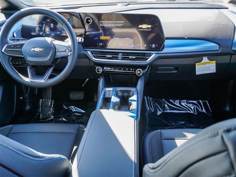 New 2026 Chevrolet Equinox EV LT image 14