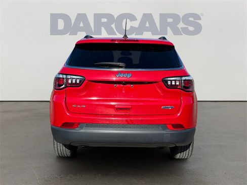 Used 2024 Jeep Compass Latitude image 6