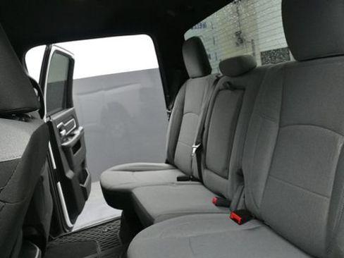Used 2024 RAM 2500 Big Horn AWD/4WD image 17