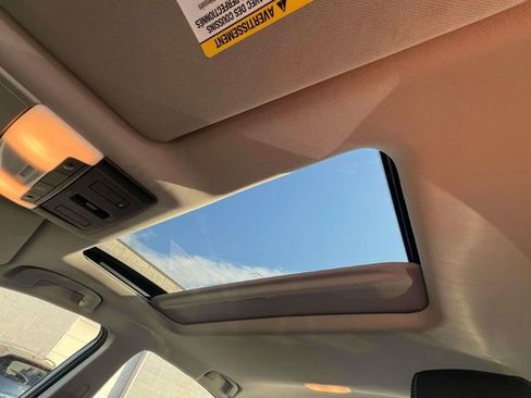 Used 2023 Nissan Altima 2.5 SV w/ SV Premium Package image 32