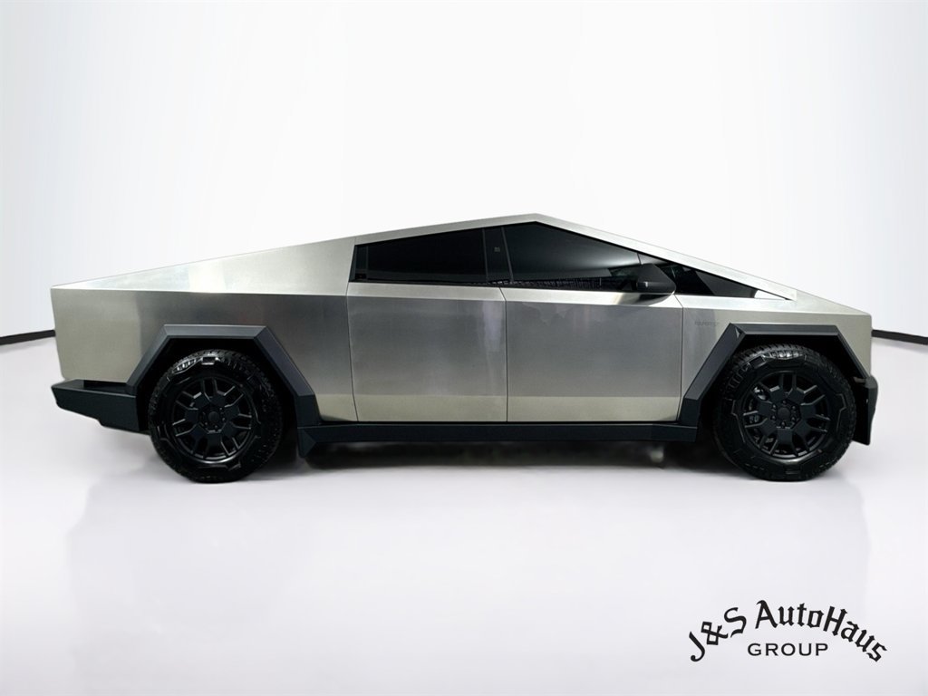 Used 2024 Tesla Cybertruck Cyberbeast AWD/4WD image 8