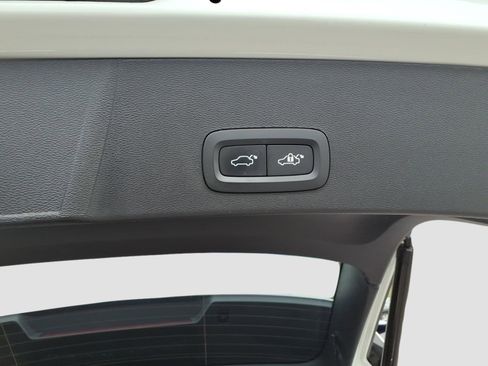 Used 2023 Volvo XC40 B5 Plus w/ Driver Assist Package AWD/4WD image 15