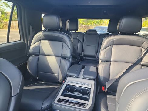 New 2026 Lincoln Navigator Reserve w/ Jet Appearance Package AWD/4WD image 15