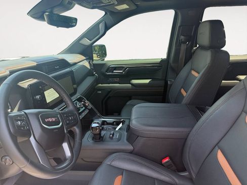 Used 2024 GMC Sierra 1500 AT4 AWD/4WD image 9
