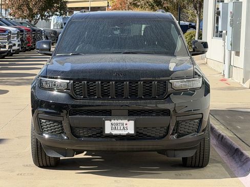 New 2025 Jeep Grand Cherokee L Altitude image 3