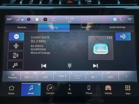 Used 2023 Jeep Grand Cherokee Limited w/ Black Appearance Package image 15