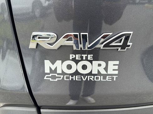 Used 2025 Toyota RAV4 LE AWD/4WD image 12