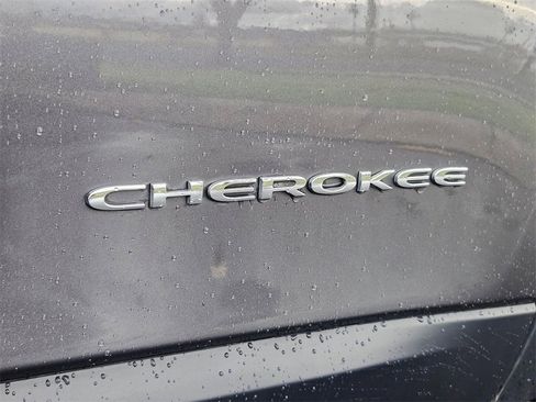 Certified 2021 Jeep Cherokee Latitude Lux w/ Trailer Tow Group image 33