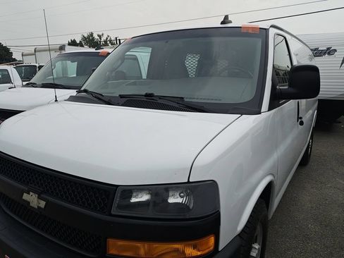Used 2019 Chevrolet Express 2500 w/ Driver Convenience Package RWD image 6